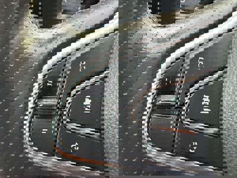 Image Renault MEGANE IV BERLINE 5 PTES. 1.6 TCe 205 GT Full leds GPS Caméra Bose Bluetooth Régul adapt Clim auto Gtie 1 an 